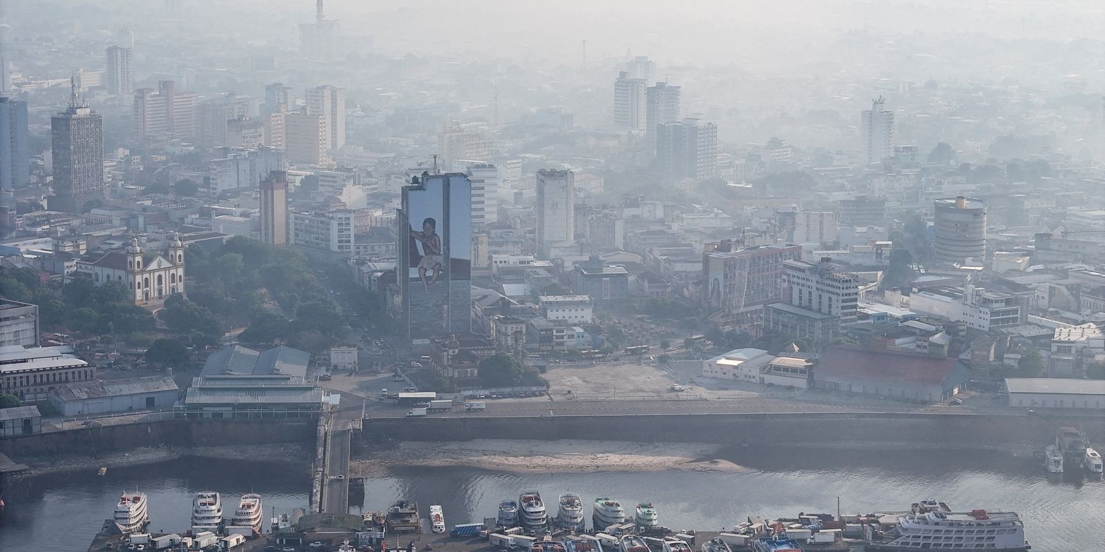 Manaus cancela programação de 357 anos por causa da fumaça