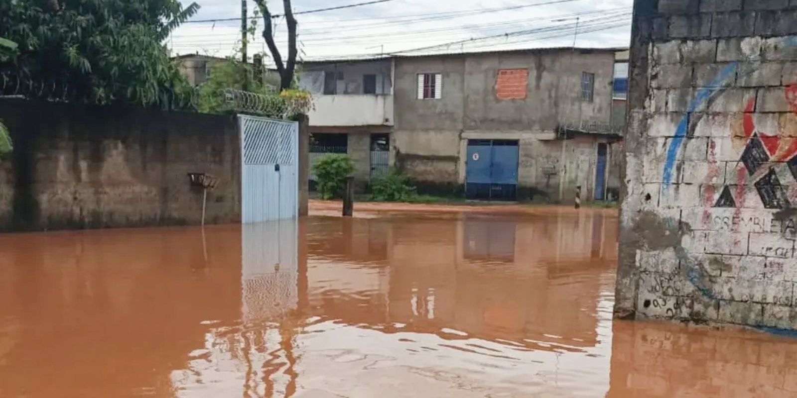 Chuva altera local de votação em Itapevi, no interior paulista