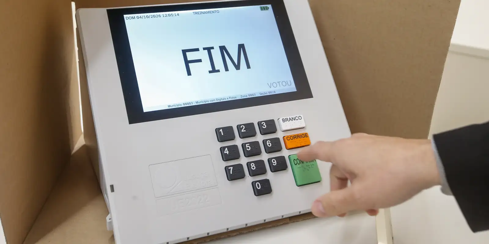 Nas duas primeiras horas de votação, 467 urnas foram substituídas