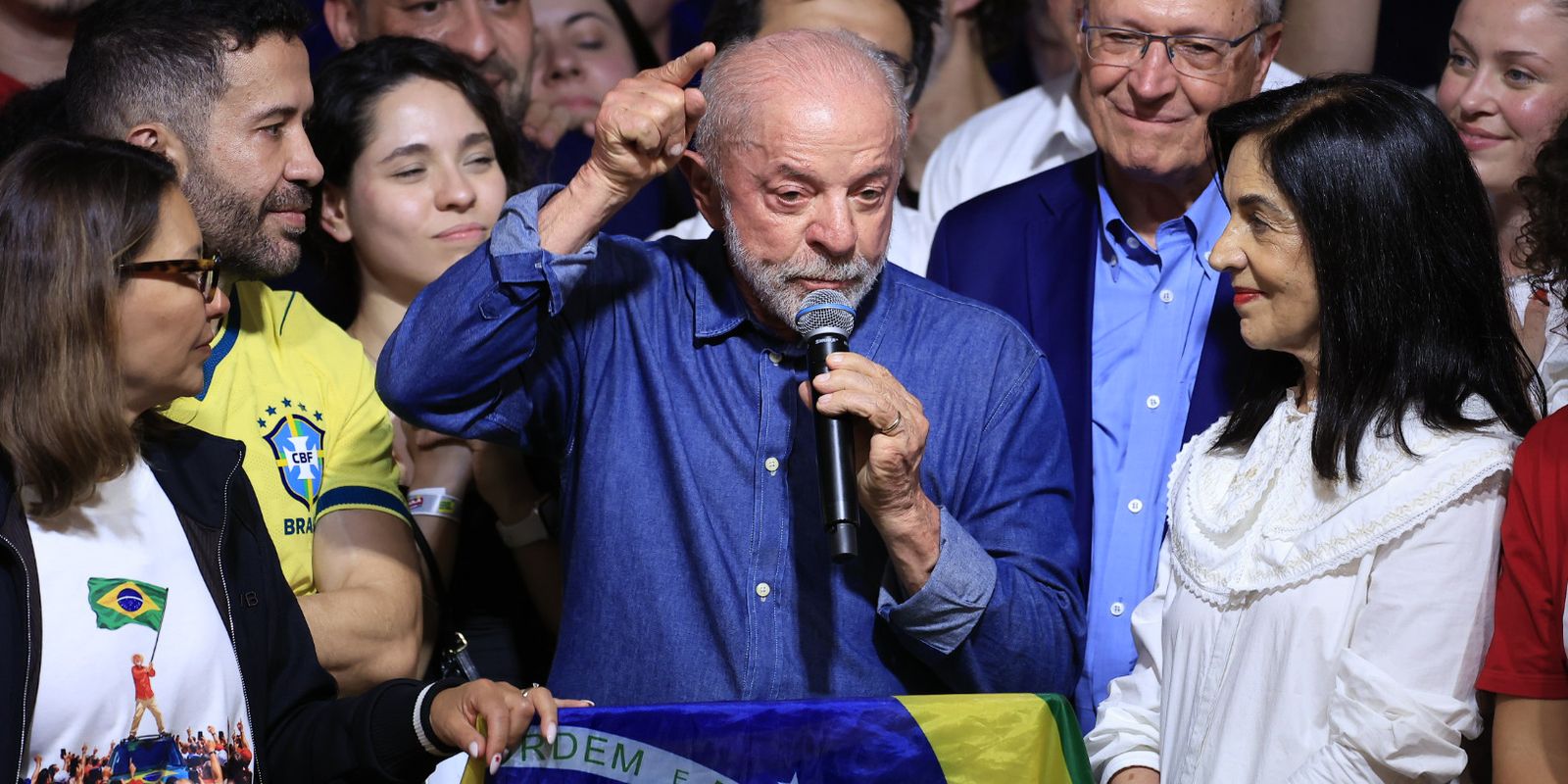 Motta e Alcolumbre, líderes do Congresso Nacional, parabenizam Lula