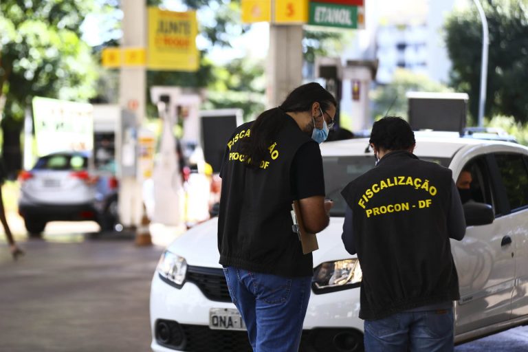 Câmara deve votar na próxima semana projetos para conter alta dos combustíveis
