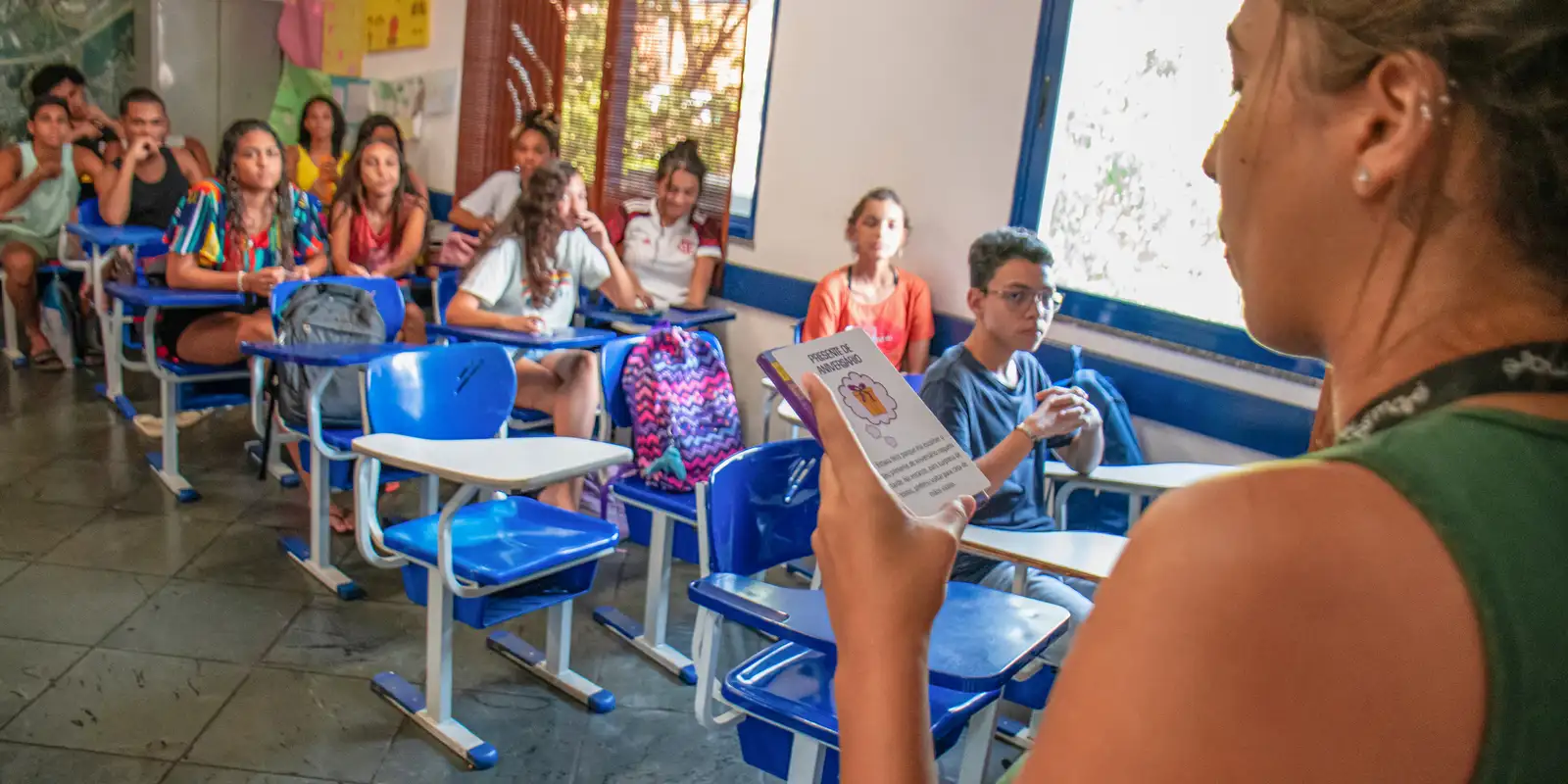 Dores menstruais tiram das aulas 4 em cada 10 alunas no país