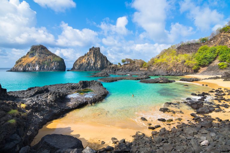Comissão de Turismo debate gestão sustentável em Fernando de Noronha e Ilha do Mel