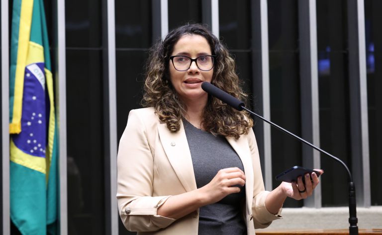 Câmara aprova projeto que garante atestado para funcionário que acompanhar criança doente