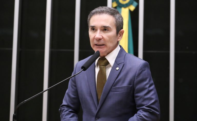 Comissão aprova projeto que amplia informação sobre atendimento a crianças com autismo