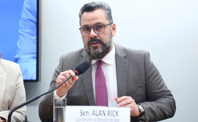 Comissão mista pode votar nesta terça-feira medida provisória que libera crédito para exportadores