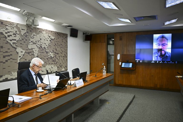 Comissão mista aprova MP que amplia crédito para exportadores e inclui agronegócio