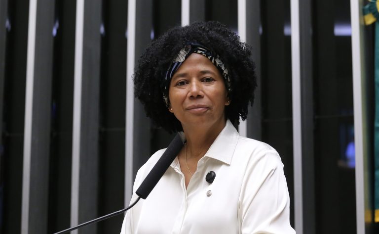 Comissão aprova prioridade para teste do pezinho e outros exames de triagem neonatal