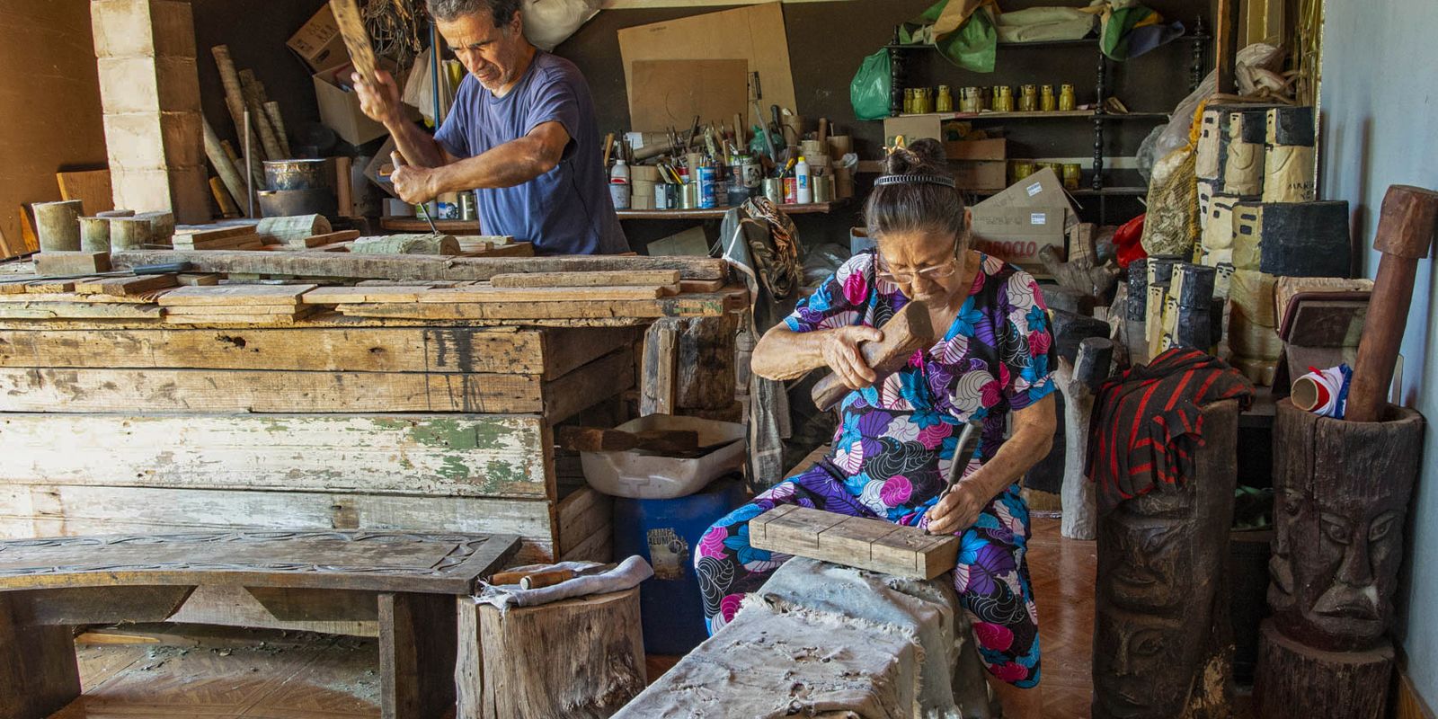 Família da escultora Conceição dos Bugres apresenta suas obras no Rio