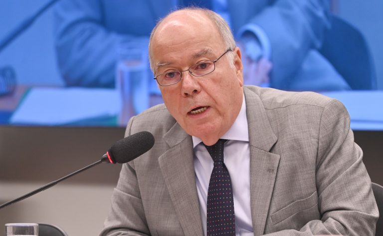 Comissão convoca Mauro Vieira para explicar facções classificadas como terroristas