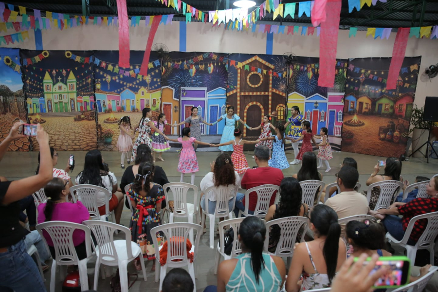 Arraial do CCJuv celebra tradições culturais e destaca talentos dos alunos