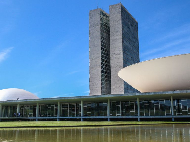 Medida Provisória destina R$ 13,3 bi para setor agropecuário e programa Desenrola Adimplentes